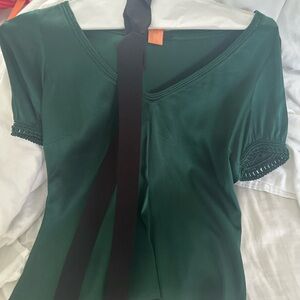 Elie Tahari Green Short Sleeve top with tie